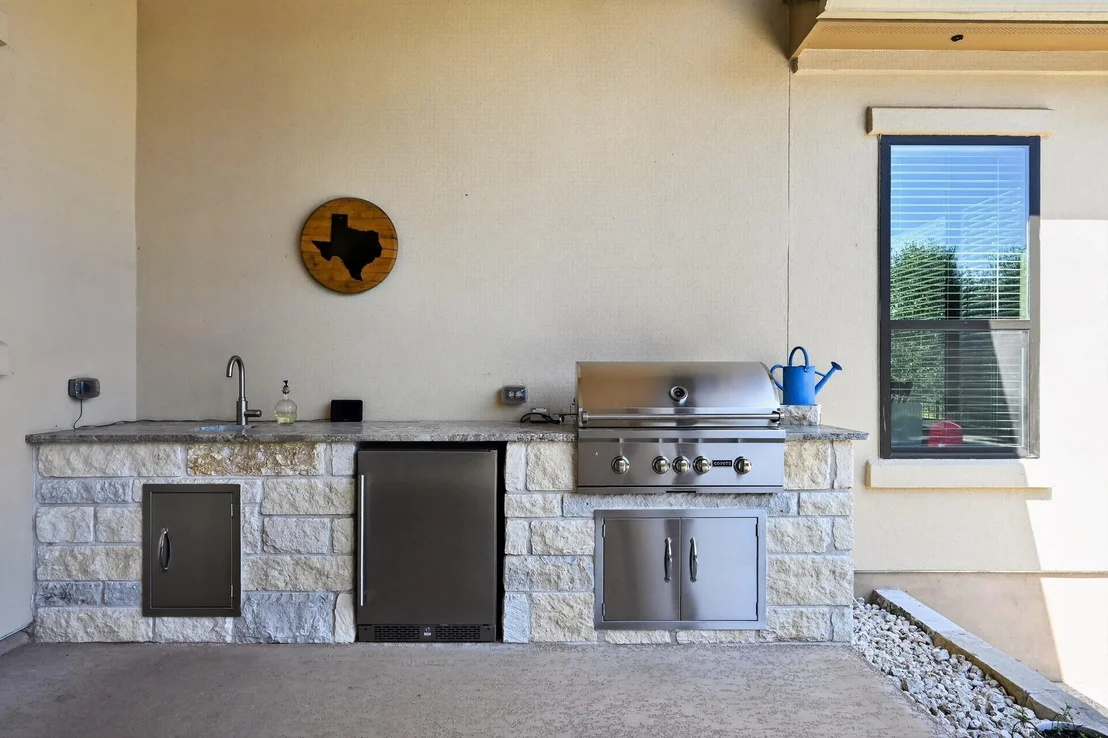 Photo of 645 Strada Luca