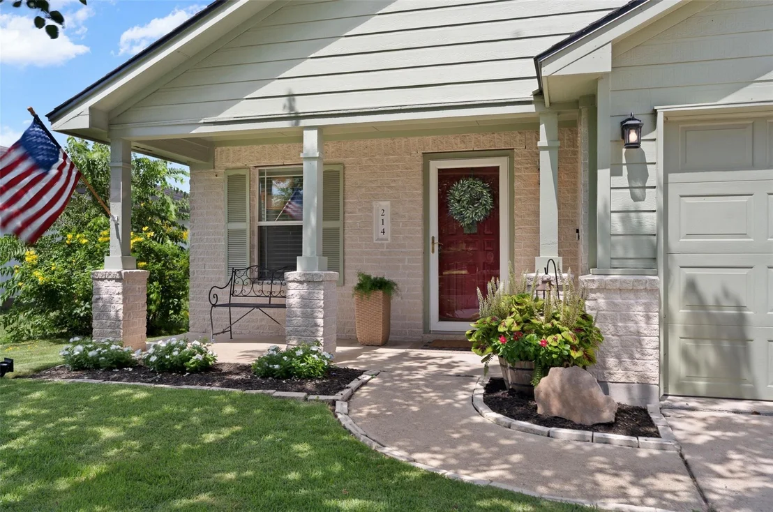 Photo of 214 Jennifer LN