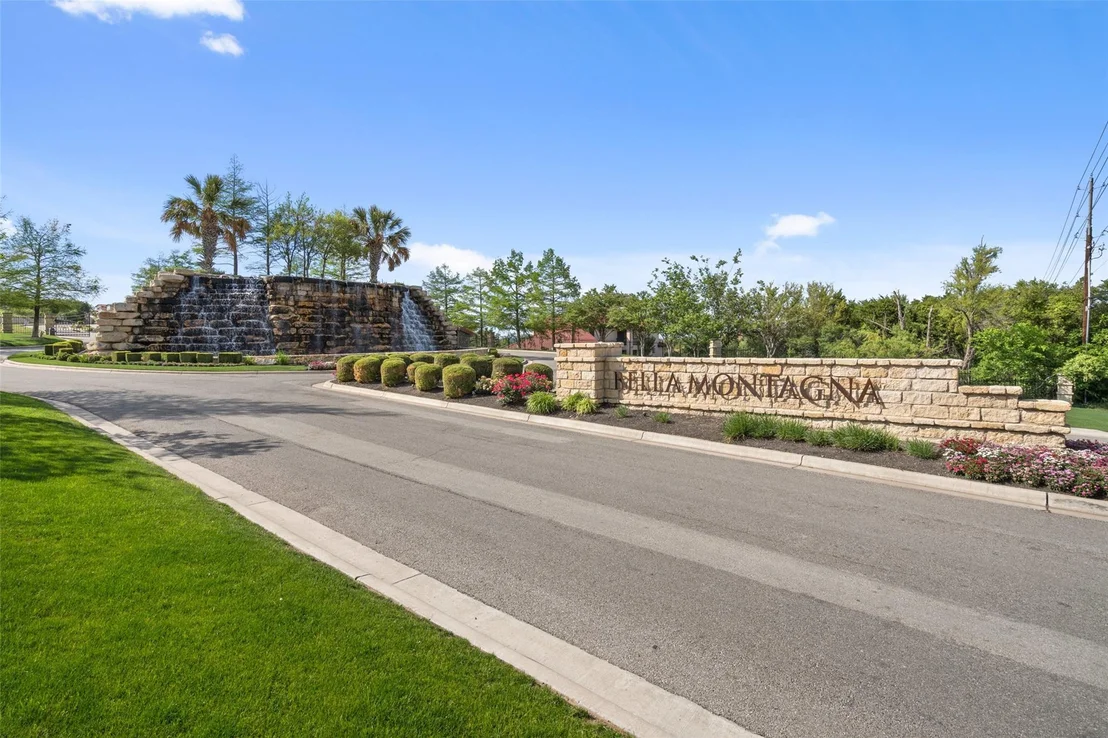 Photo of 407 Bella Montagna CIR