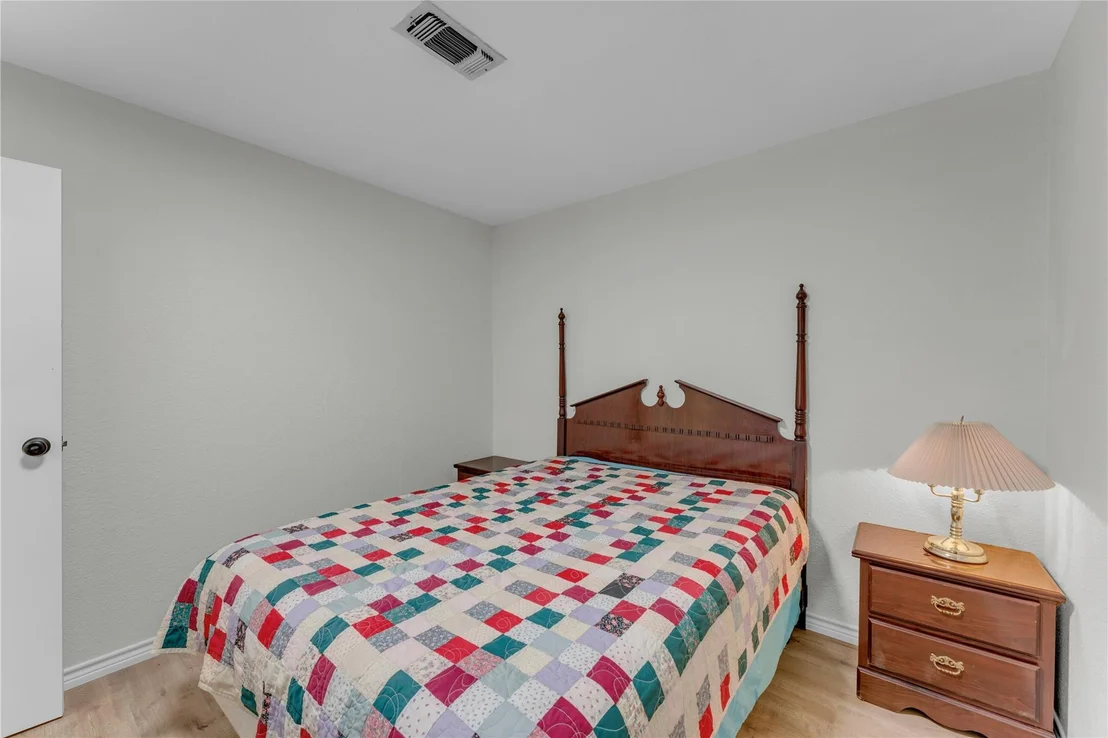 Photo of 312 Apache DR