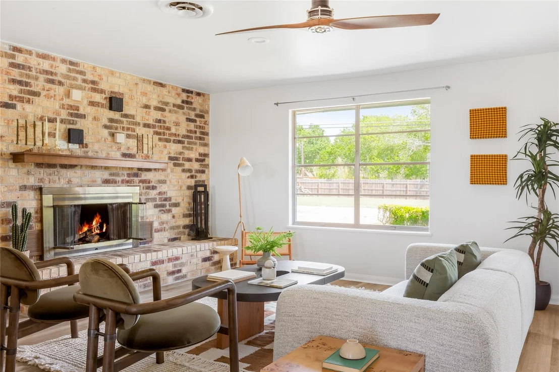 Photo of 304 W Bee ST