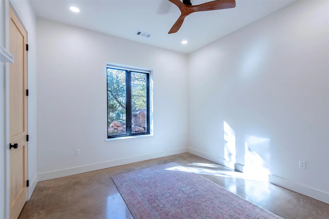Photo of 247 Peninsula DR