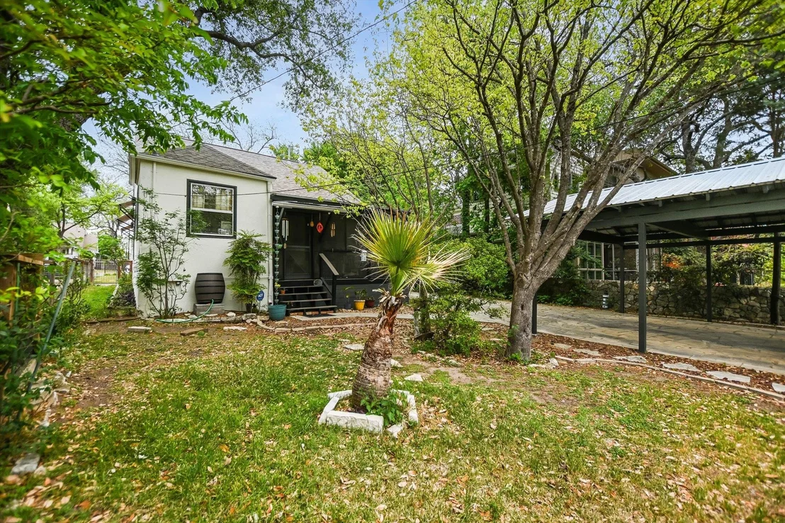 Photo of 605 Texas Ave