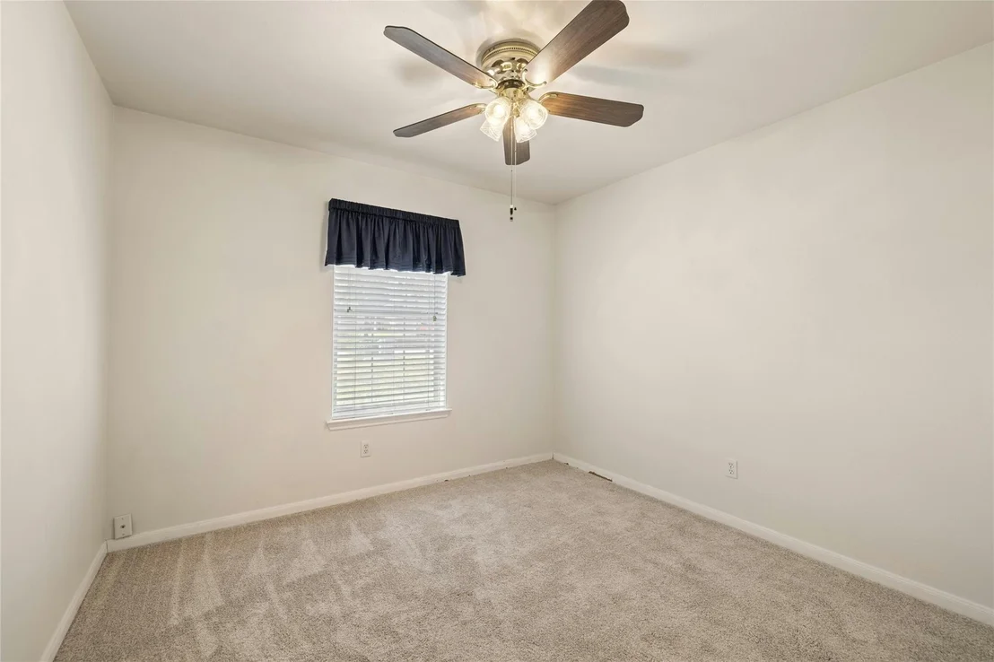 Photo of 512 Millcreek LN