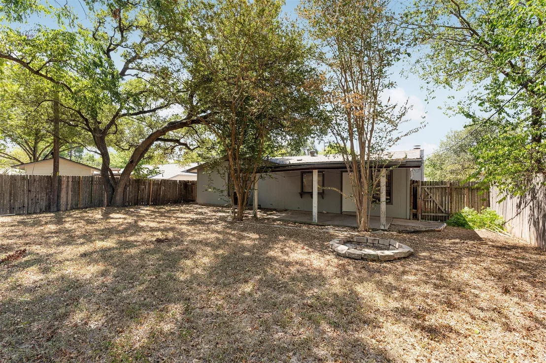 Photo of 1612 Broadmoor DR