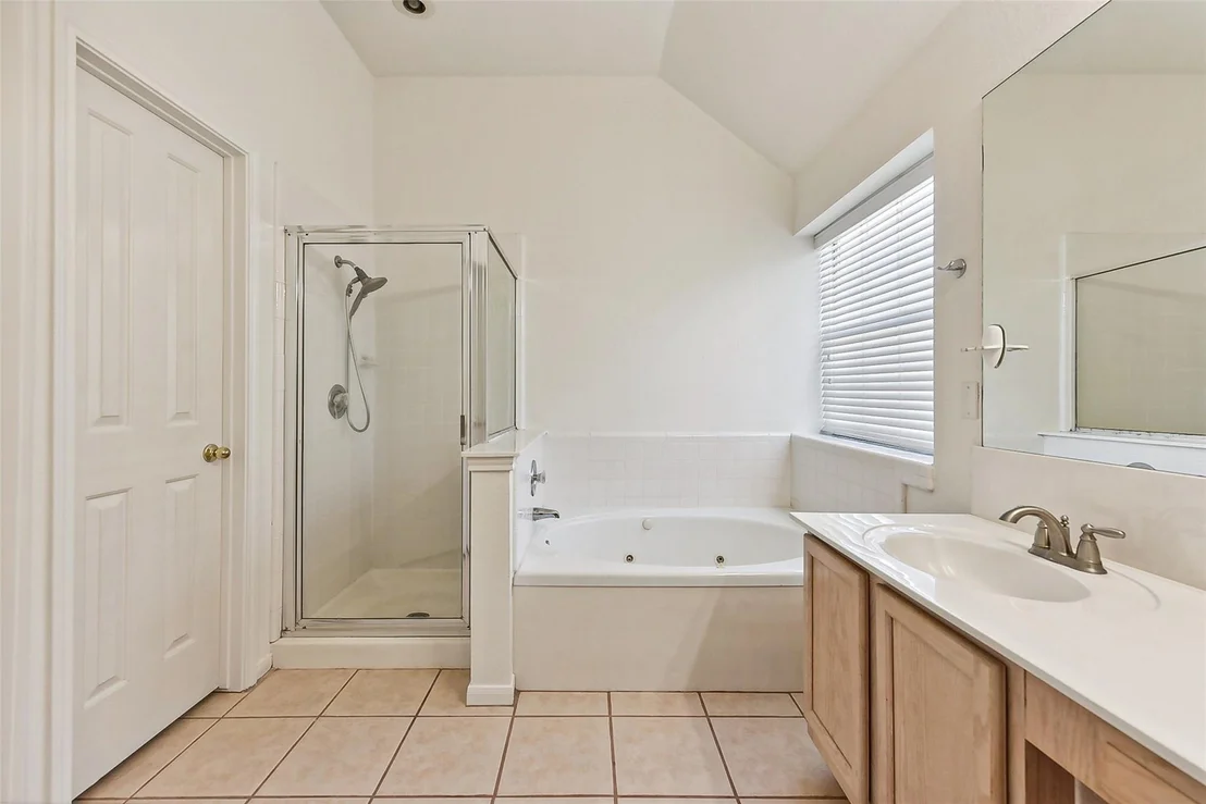 Photo of 700 Cornell DR