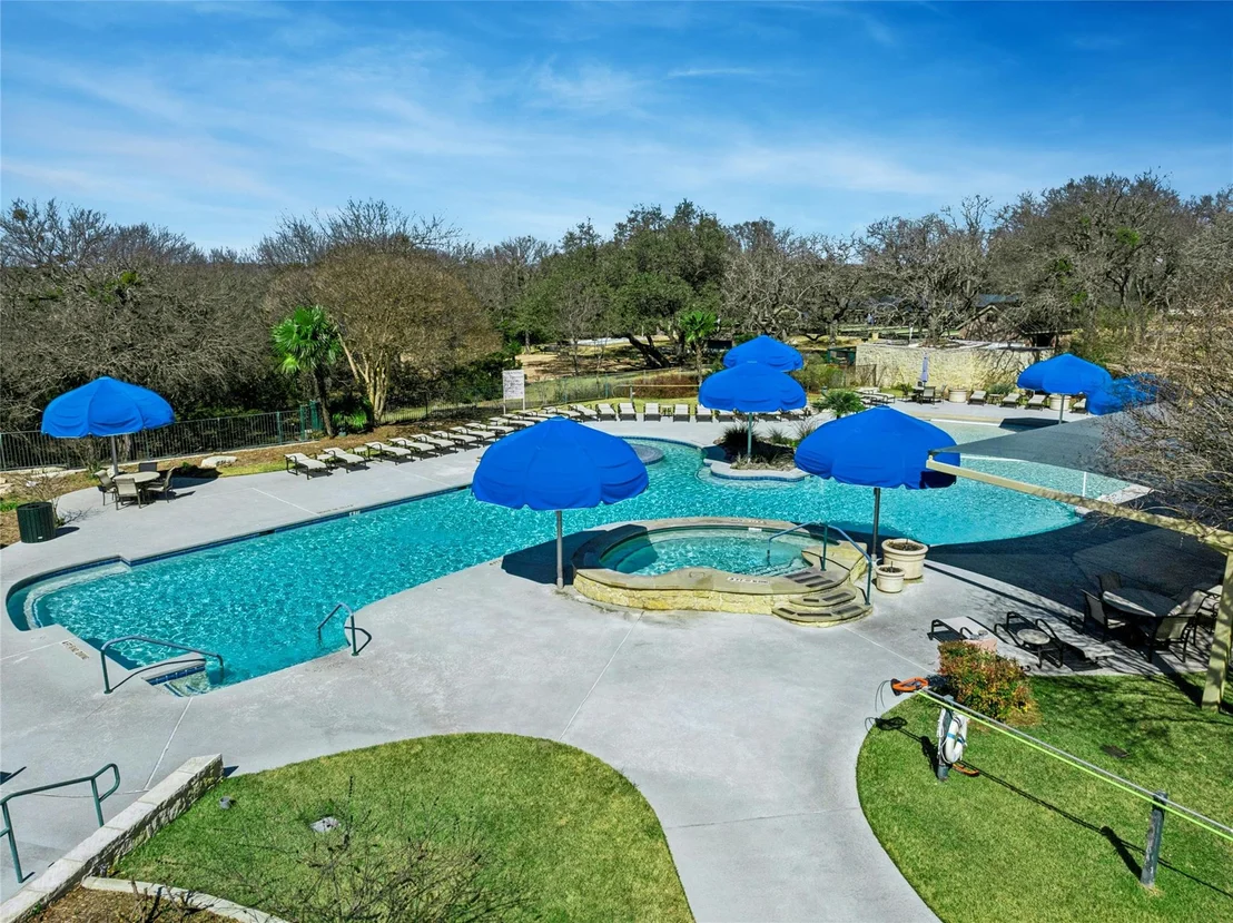 Photo of 111 Hampton CIR