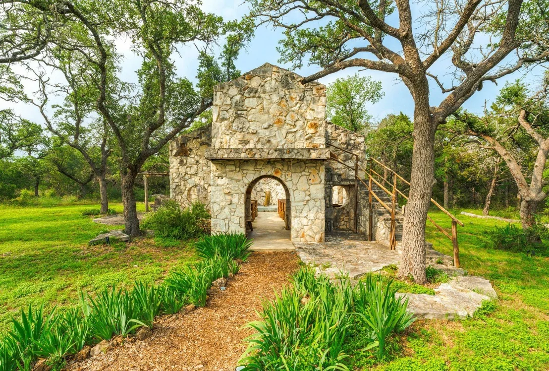 Photo of 1218 Oakwood LOOP