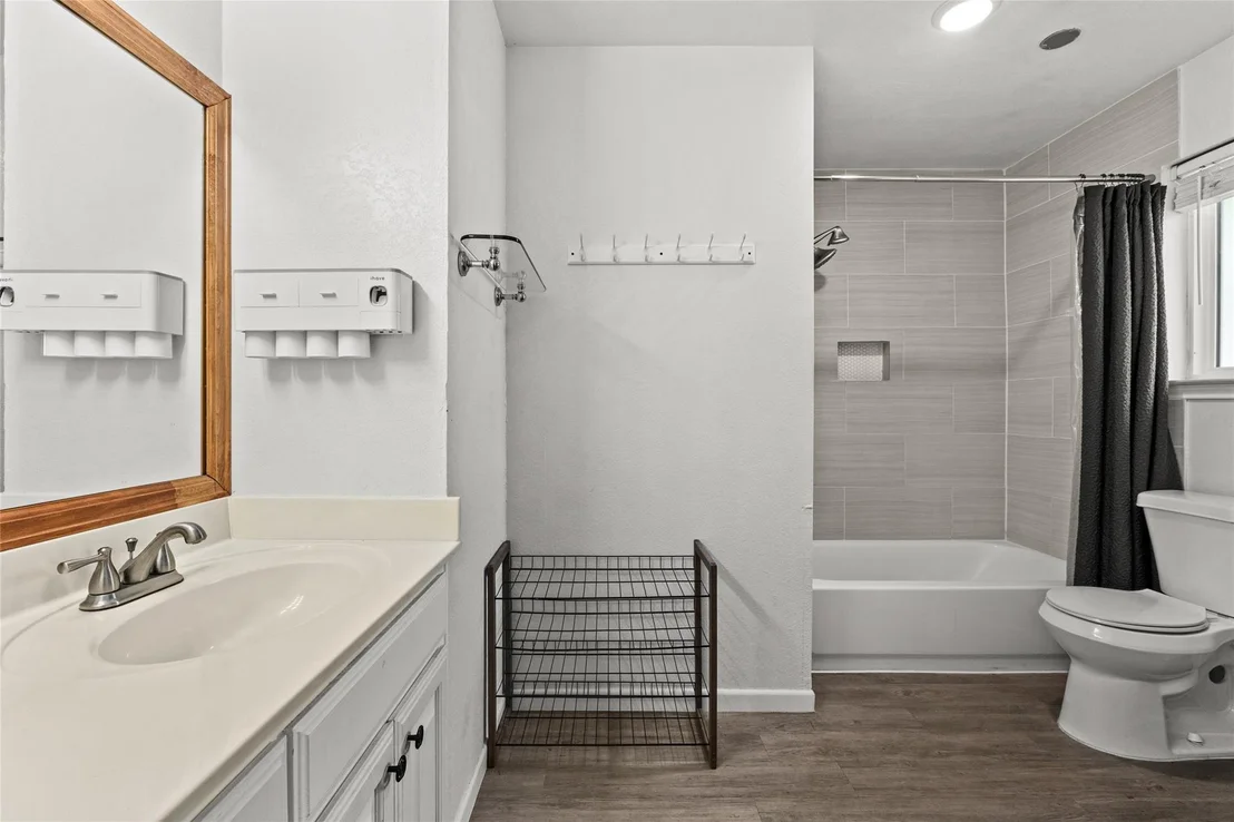 Photo of 2210 Barry DR