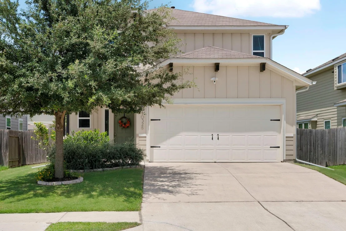 Photo of 10328 Bankhead DR