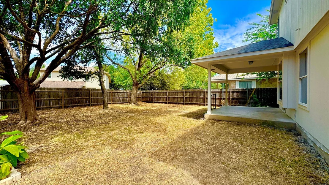 Photo of 1402 Molson Lake DR
