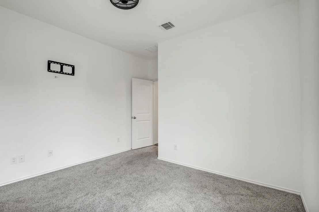 Photo of 8092 Gato LN