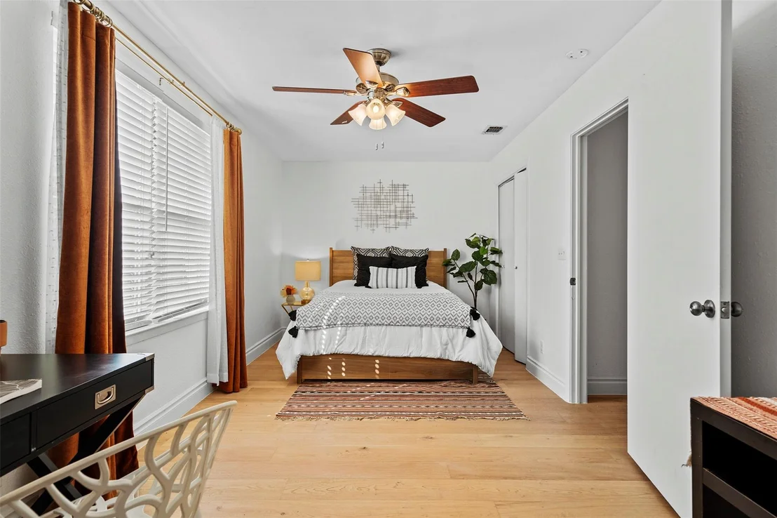 Photo of 8504 Contour DR