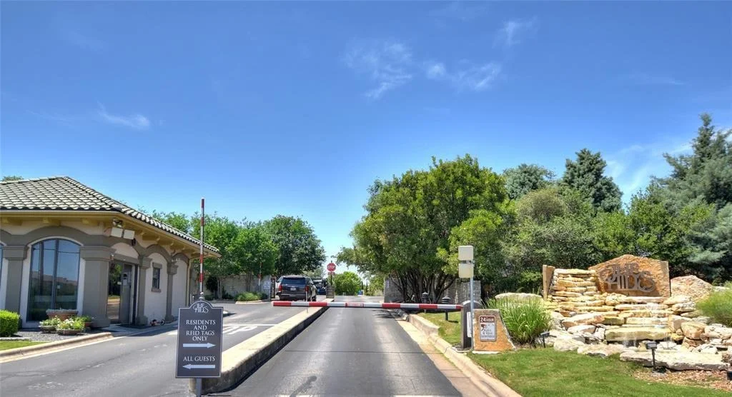 Photo of 2 Glen Rock DR