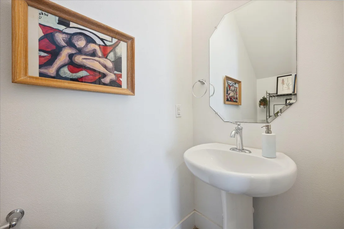 Photo of Unit B at 5006 Baker ST
