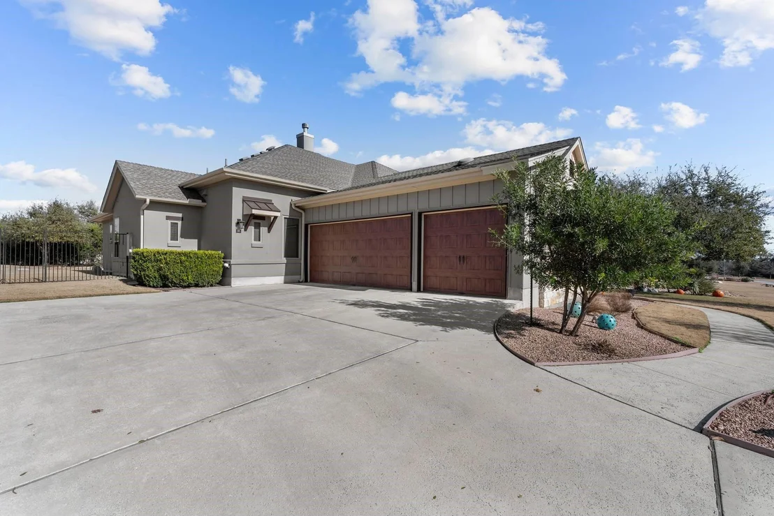 Photo of 3121 Vista Heights DR
