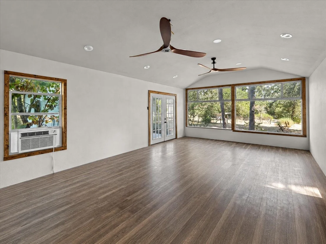 Photo of 138 Forest LN