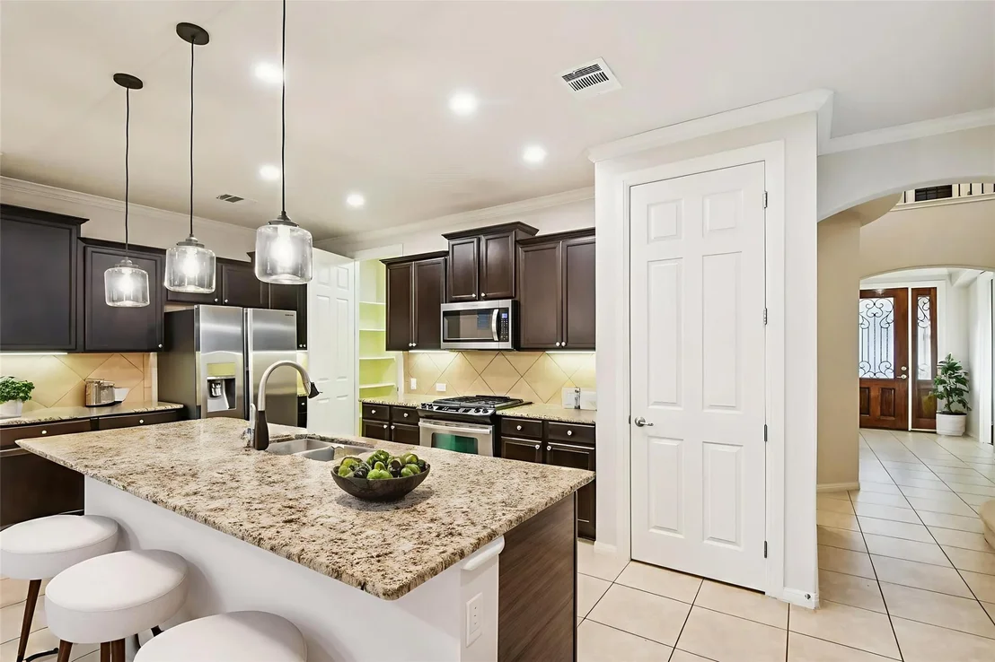Photo of 634 Irvin DR