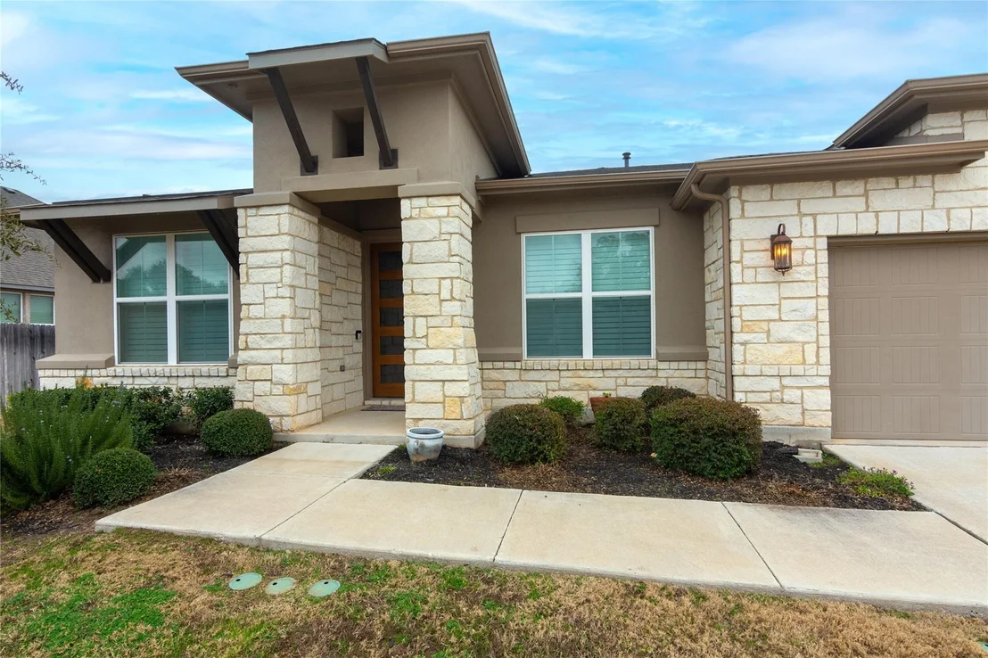 Photo of 120 Split Oak DR