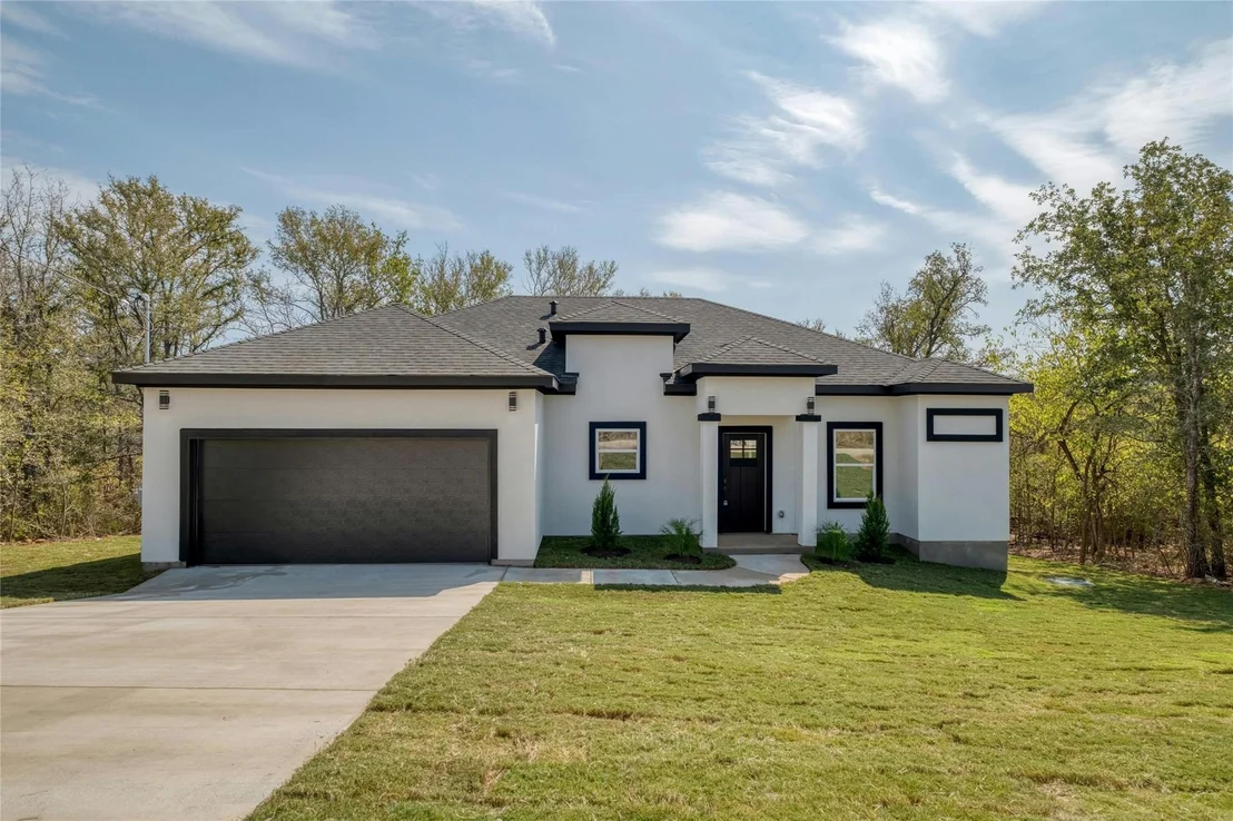 Photo of 121 Diamond Head DR