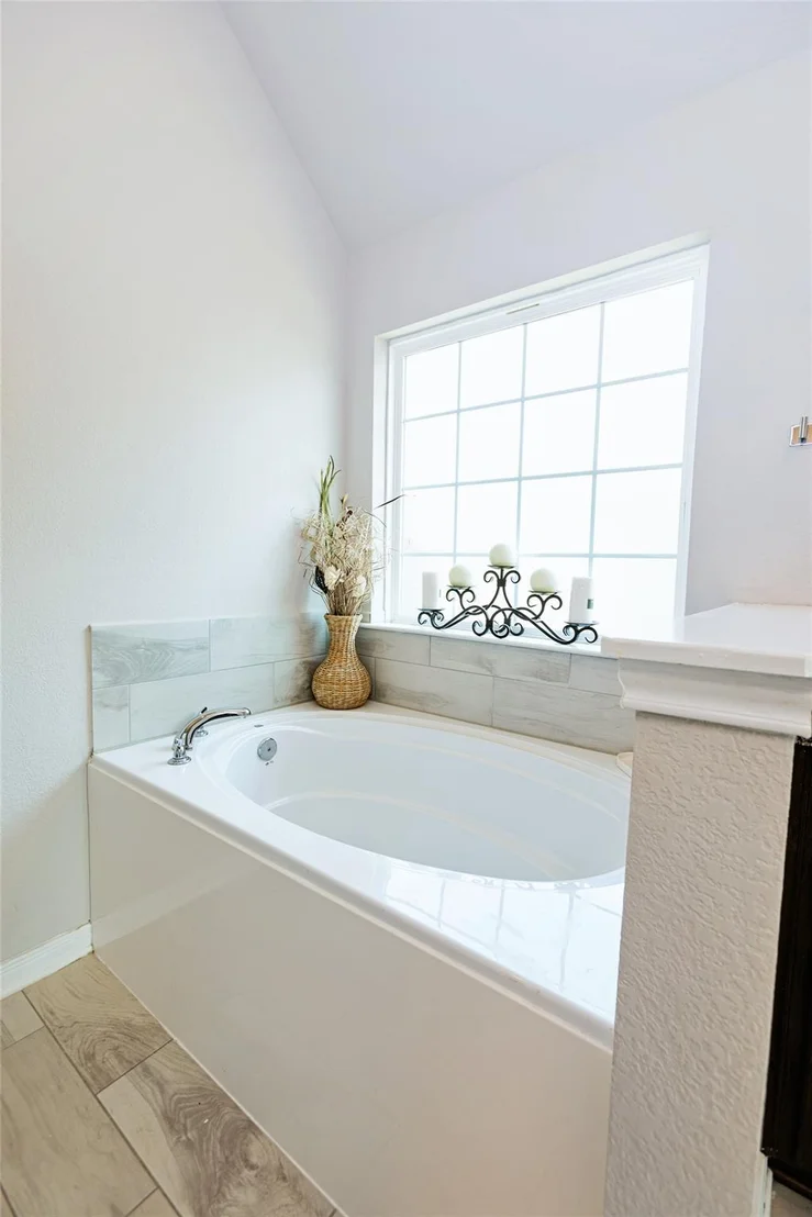 Photo of 903 Fallbrook DR
