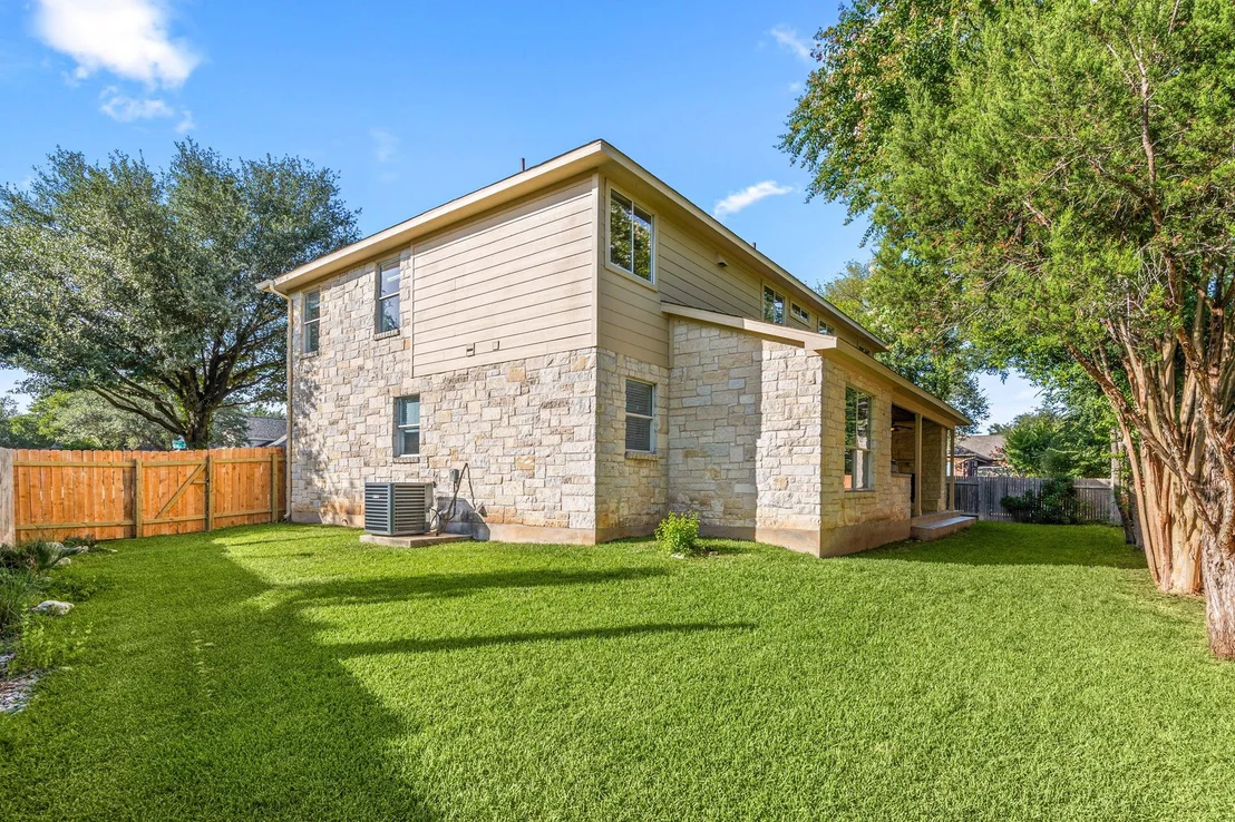 Photo of 1606 Hughes DR