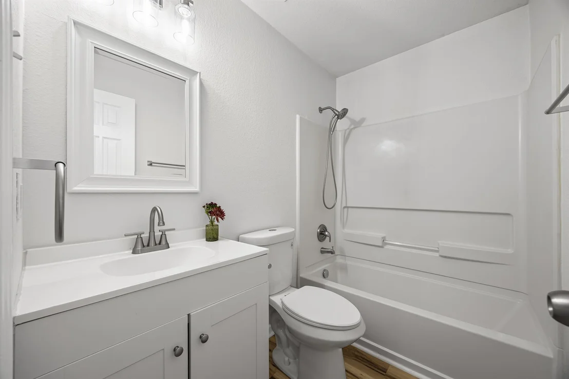 Photo of 129 Lynn Crest BND