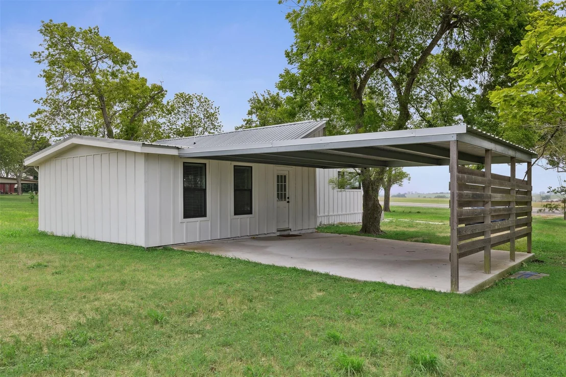 Photo of 5530 US Highway 90a W