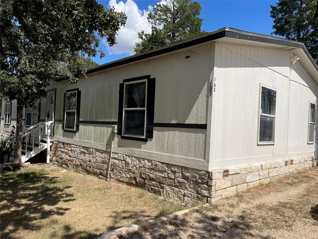 Photo of 103 Azalea Ave