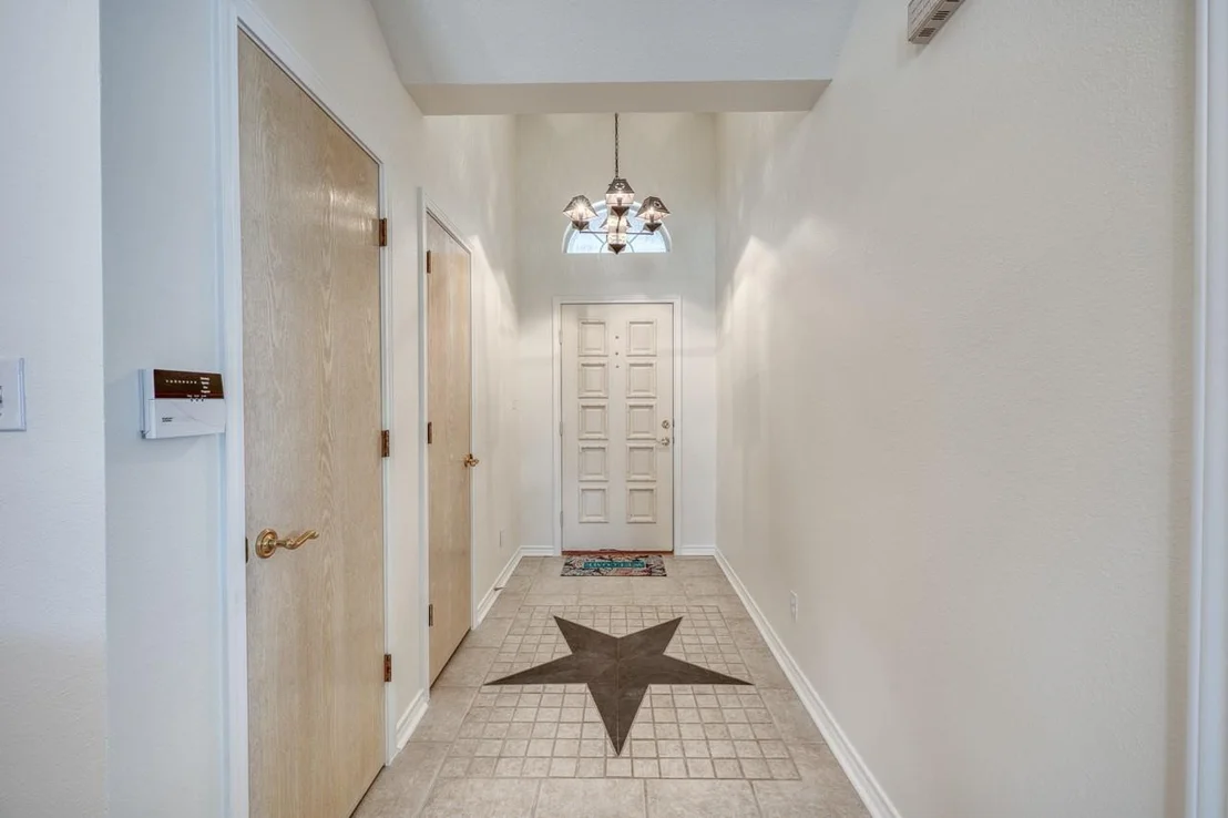Photo of 1101 Impala DR