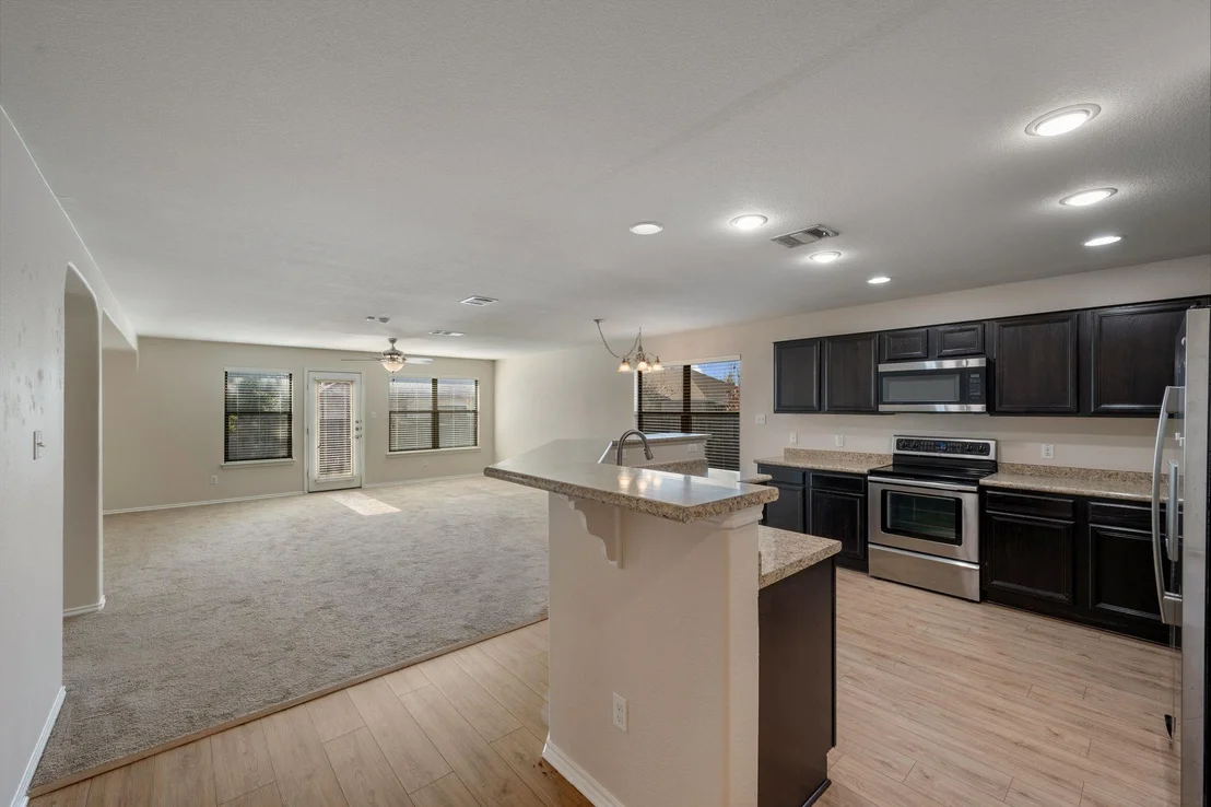 Photo of 913 Mahomet DR