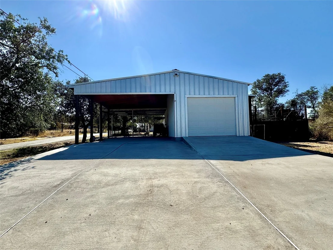 Photo of 800 Lakeway