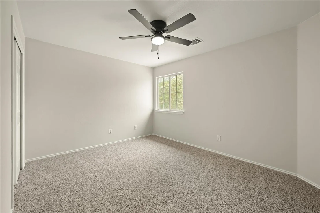 Photo of 15411 Ora LN