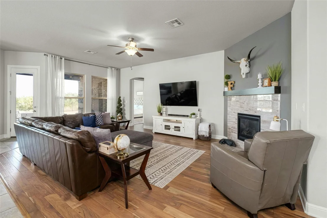 Photo of 401 Jacksdaw DR