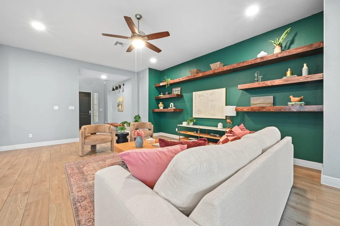 Photo of 154 Ashleaf DR