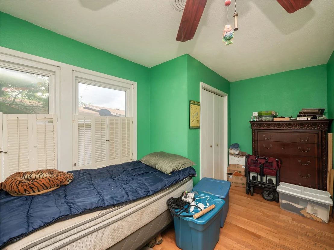 Photo of 700 Lewis DR