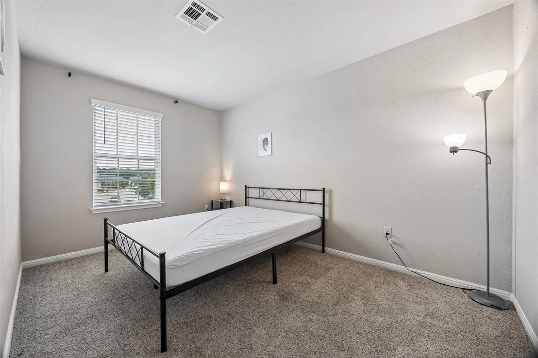 Photo of 104 Blue Sage DR