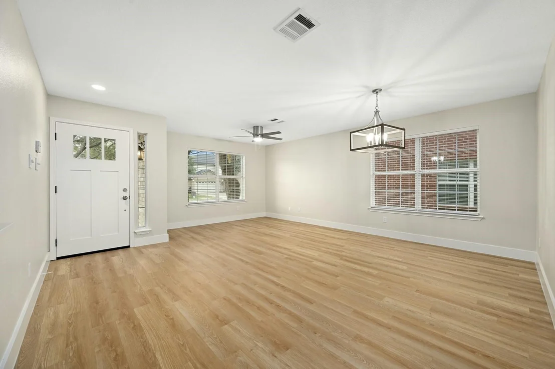 Photo of 912 Yellowstone DR