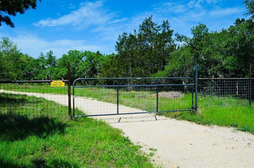 Photo of 560 Longview RD