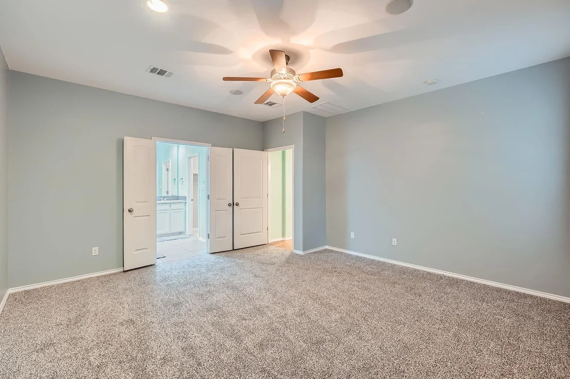 Photo of 318 Leather Oak LOOP