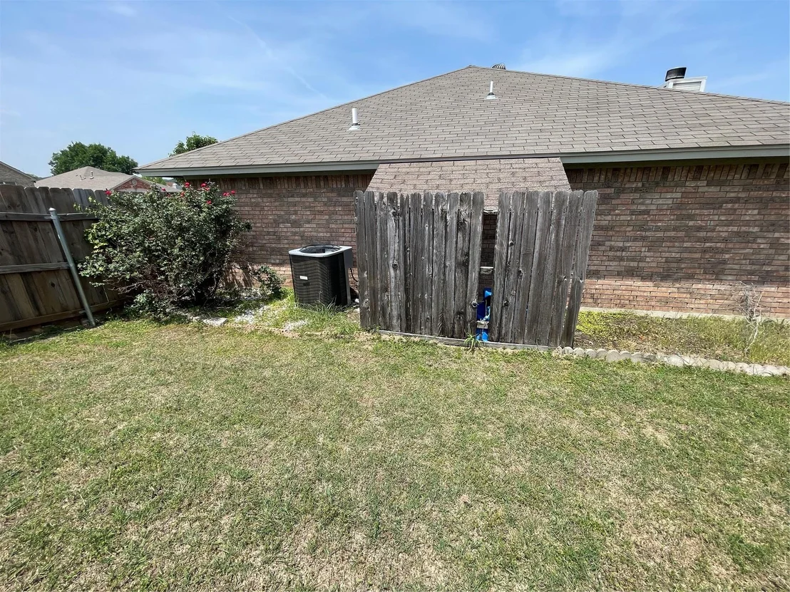 Photo of 907 Vernon DR