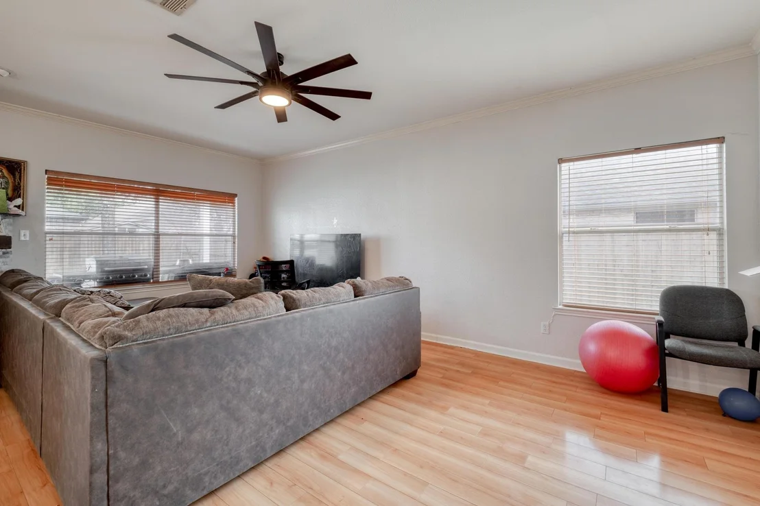 Photo of 402 Split Oak DR