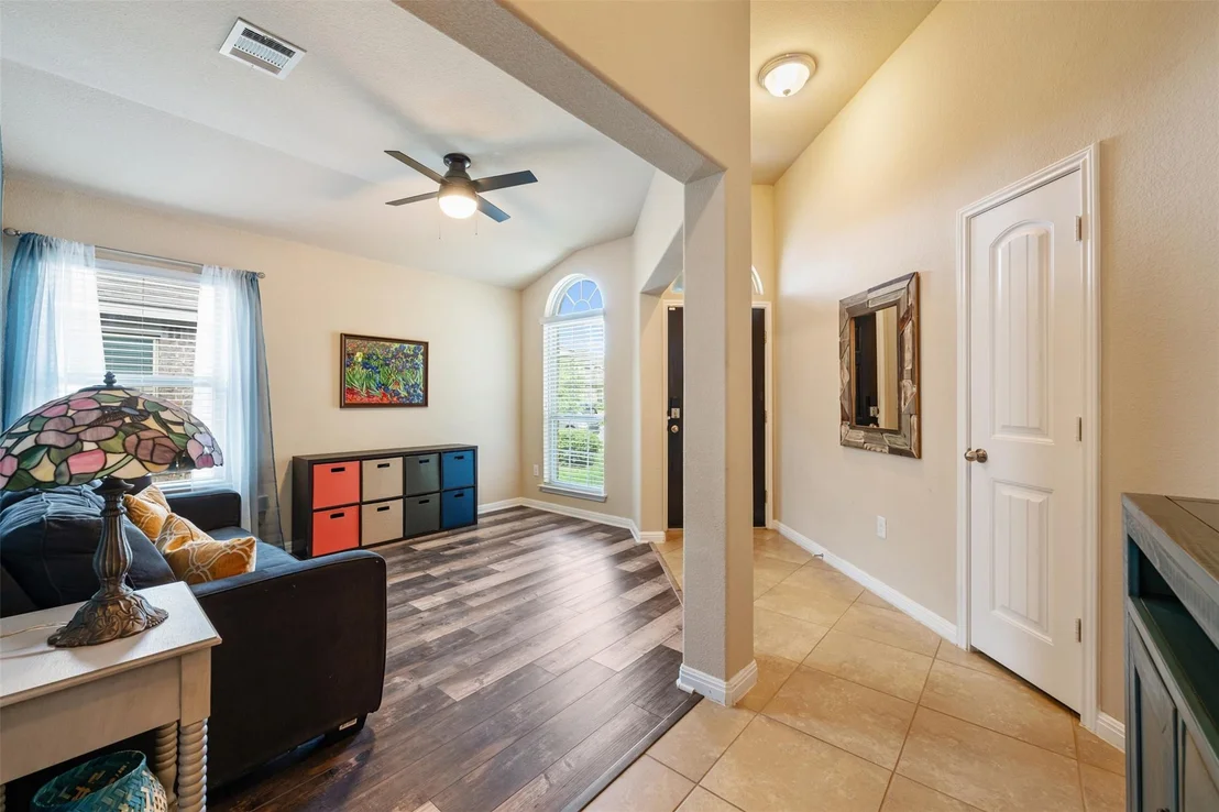 Photo of 604 Longhorn Cavern RD