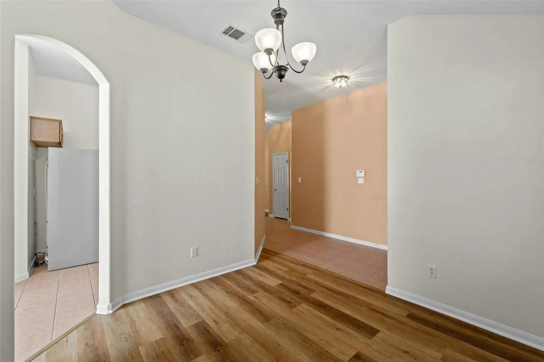 Photo of 1831 White Indigo TRL