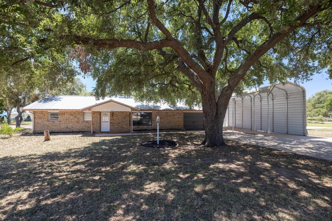 Photo of 606 Cedar DR