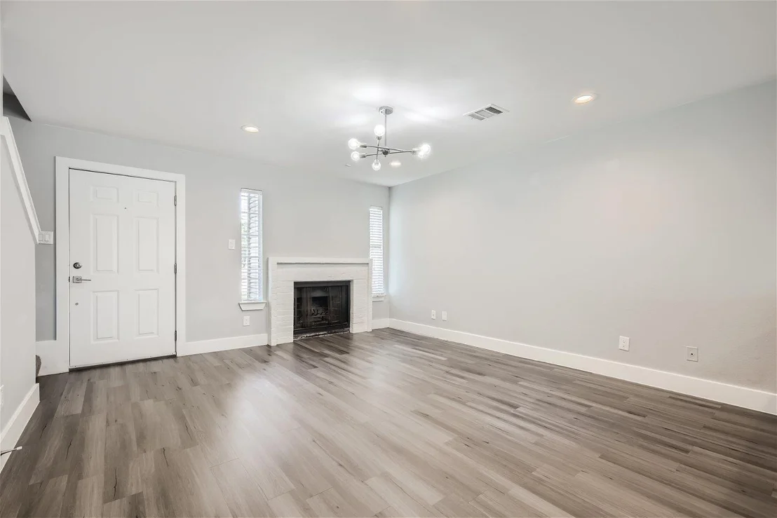 Photo of Unit D at 1830 River Crossing CIR