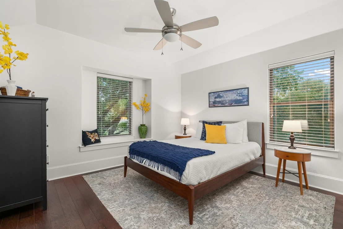 Photo of 2903 Village DR