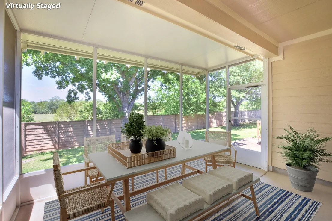 Photo of 221 Bonham LOOP