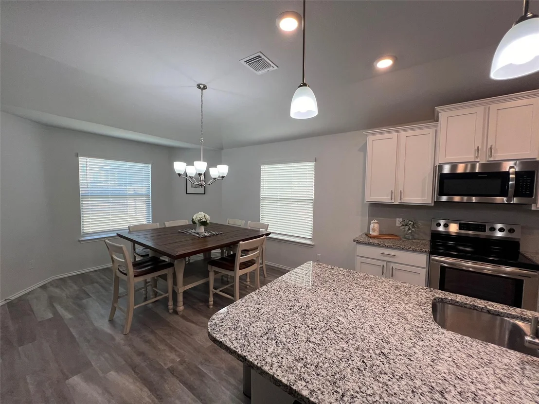 Photo of 212 Bainbridge DR