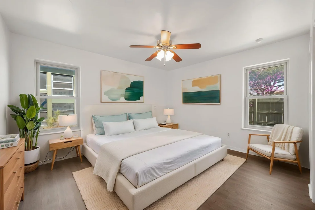 Photo of 1400 Summit CIR